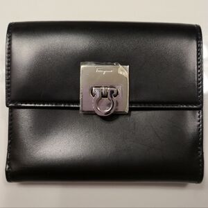 SALVATORE FERRAGAMO WALLET, EXCELLENT CONDITION 👌